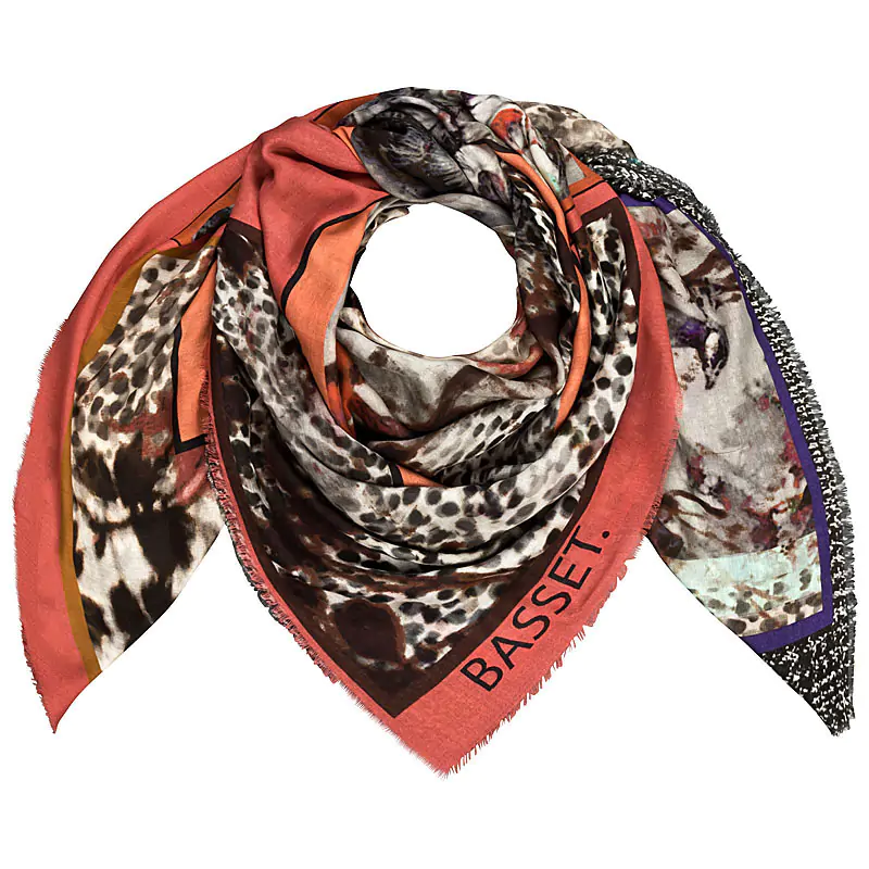 Foto Halstuch, rund gelegt, mit Aufdruck, plastisch geformt Produktfoto Halstuch, gelegt